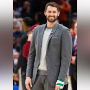 Kevin Love x Banana Republic Cashmere Preppy Navy Capsule Collection size Large